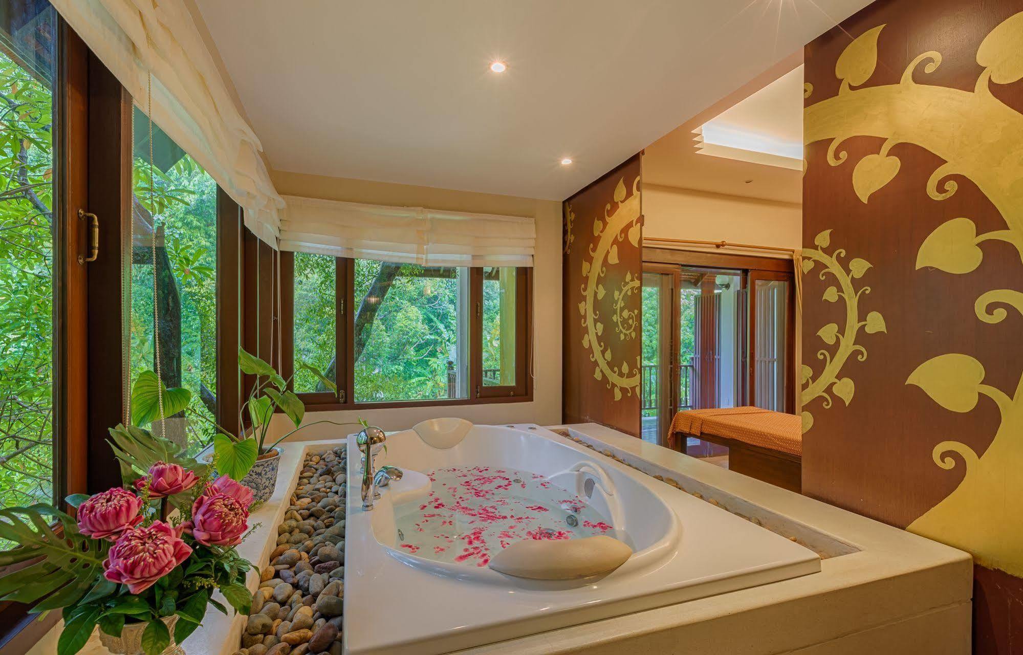 Suuko Villas Phuket Exteriör bild